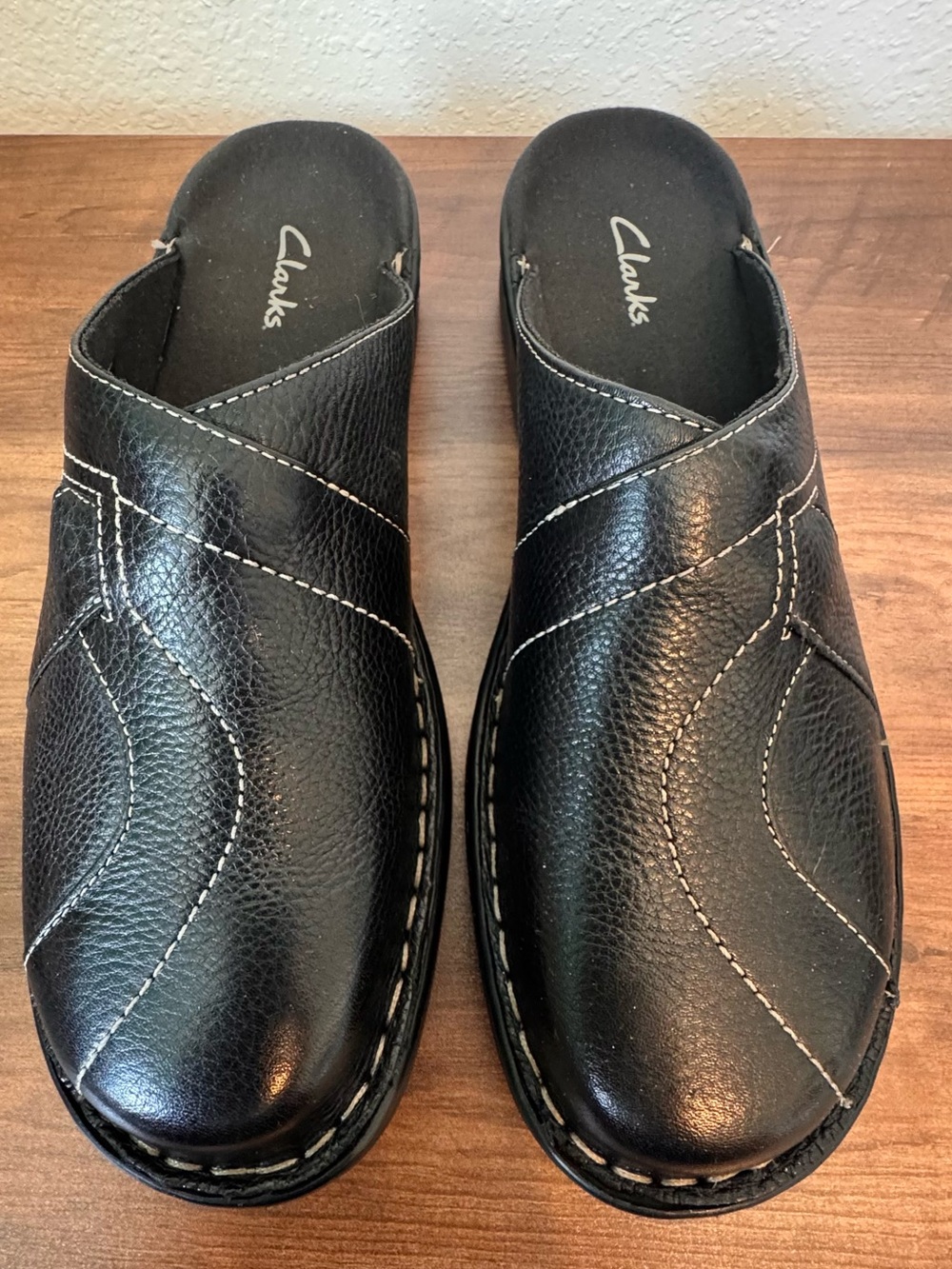 NWT Clarks Shannon Black Leather Clogs 10